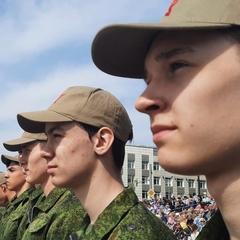 9 мая курсанты Региональный центр «Авангард» приняли участие в торжественном митинге у мемориала “Вечный огонь Славы» и Параде Победы.